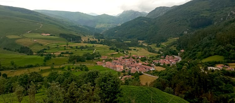 Carmona - Ruta por los Valles Pasiegos y los más Verdes de Cantabria
