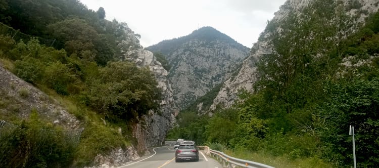 Desfiladero de la Hermida - Ruta por los Valles Pasiegos y los más Verdes de Cantabria