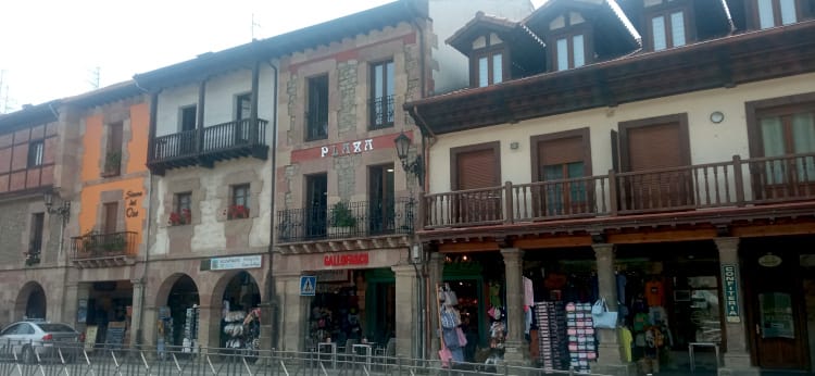 Potes - Ruta por los Valles Pasiegos y los más Verdes de Cantabria