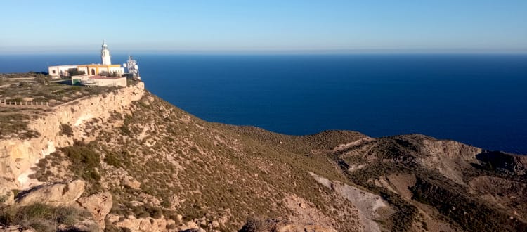 Faro de Mesa Roldan - Conducir por Cabo de Gata y el Levante almeriense