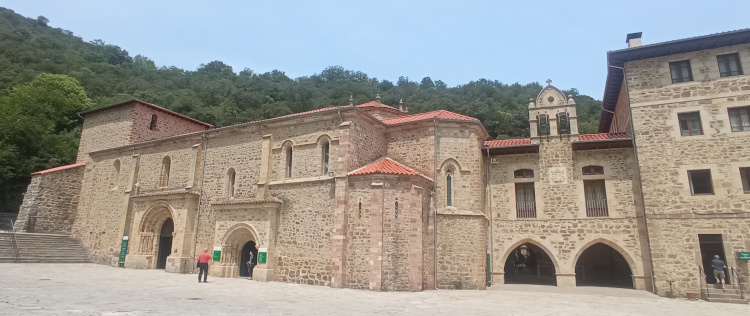 Monasterio de Santo Toribio de Liébana - Lugares imprescindibles en el Valle de Liébana