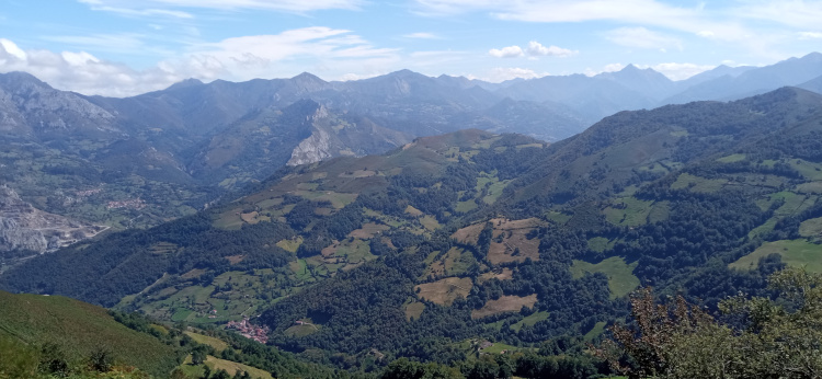 Vistas desde el Alto de Coto Bello - Ruta desde la Montaña de Riaño hasta Babia