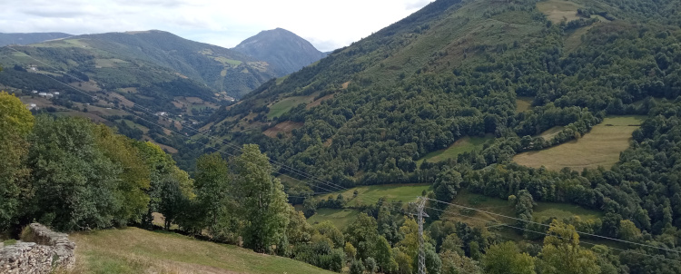 Subida al Puerto de Leitariegos - Ruta entre los ríos Narcea y Navia en Asturias