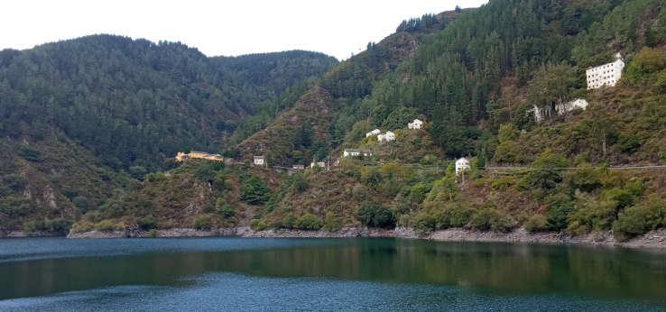 Parque Histórico del Navia desde la presa de Grandas de Salime - Ruta entre los ríos Narcea y Navia en Asturias