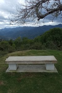 Banco para observar el Parque Natural de Las Ubiñas – La Mesa