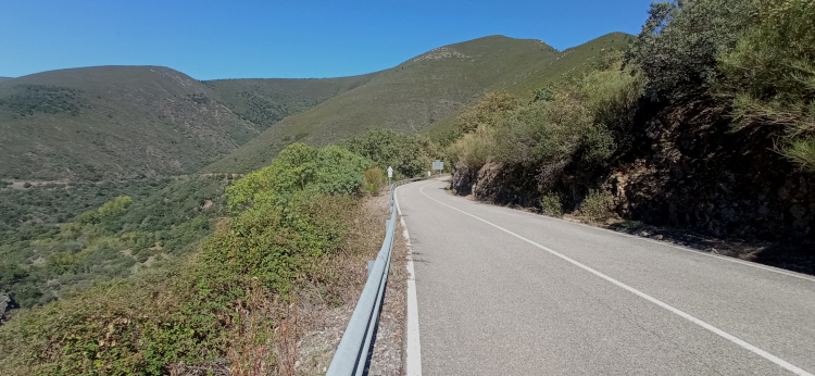 Sierra y Valle de la Cabrera- Ruta por el noreste de la provincia de León