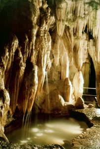 Grutas de las Maravillas (Wikimedia Commons, LBM1948)