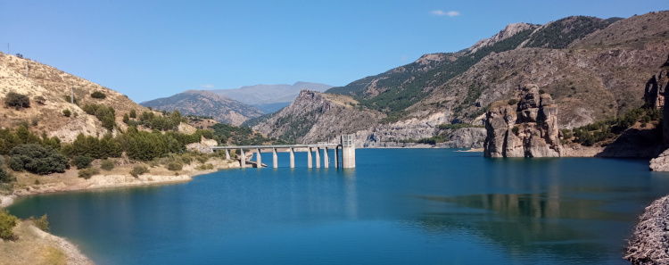 Embalse de Canales - Ruta por Sierra Nevada