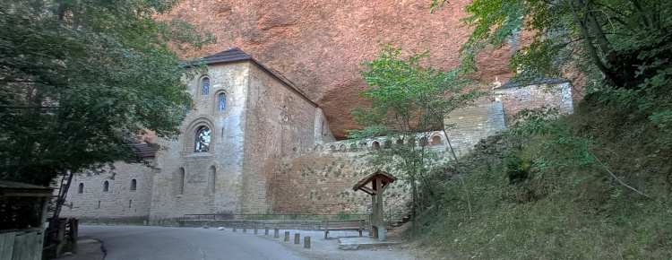 Monasterio Viejo de San Juan de la Peña - Ruta por La Jacetania