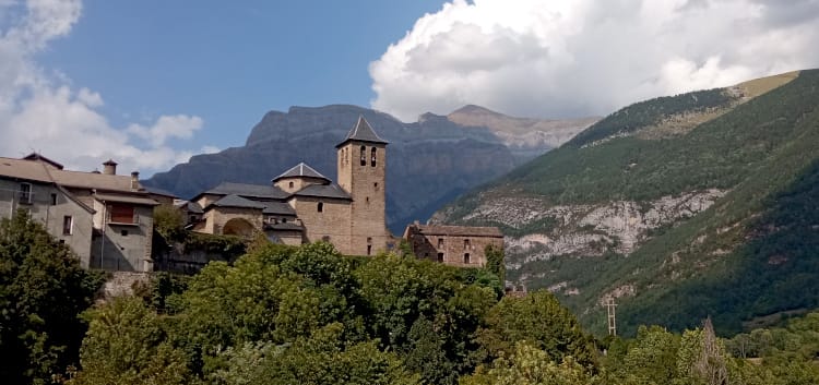 Torla - Ruta por carretera en el Pirineo Aragonés: Ordesa y Tena
