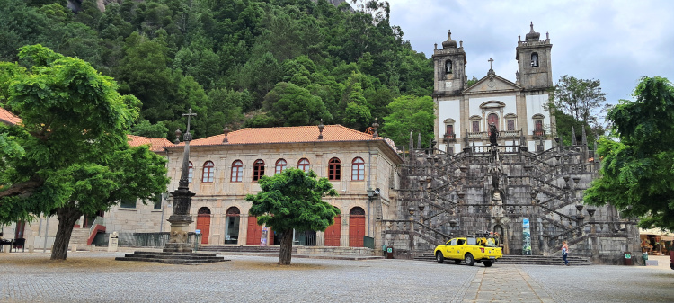 Santuario de Nossa Senhora da Peneda  - Sierras de Peneda Gerês y la Baixa Limia